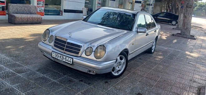 Mercedes E 220 1999, 234,123 km - 2.2 l - Bakı
