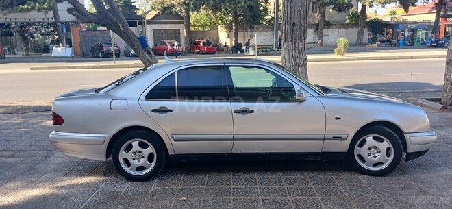 Mercedes E 220 1999, 234,123 km - 2.2 l - Bakı