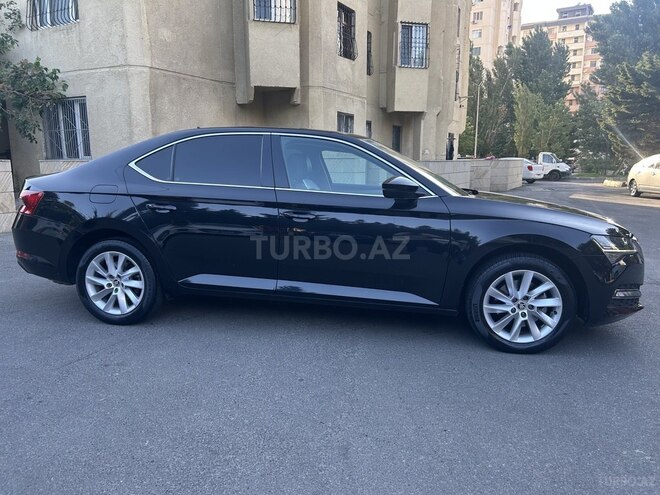Skoda Superb 2022, 860,000 km - 2.0 л - Bakı