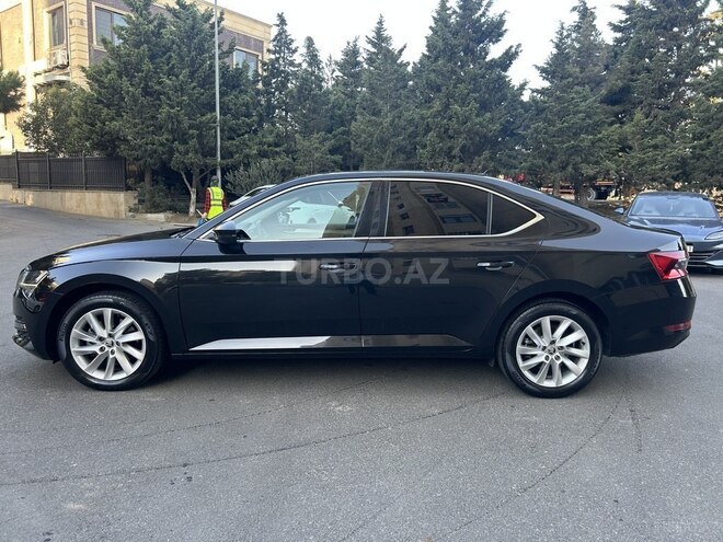 Skoda Superb 2022, 860,000 km - 2.0 л - Bakı