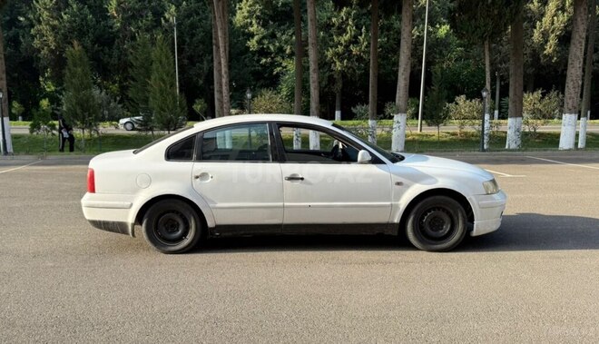 Volkswagen Passat 1998, 252,525 km - 1.8 л - Masallı