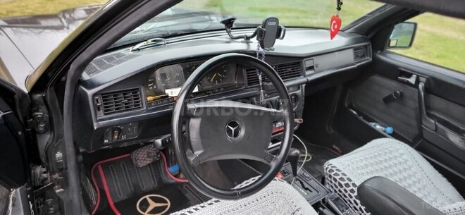 Mercedes 190 1990, 520,000 km - 2.0 л - Astara