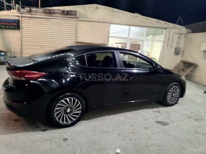 Hyundai Elantra 2016, 268,760 km - 2.0 л - Bakı