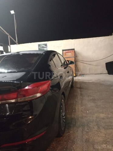 Hyundai Elantra 2016, 268,760 km - 2.0 л - Bakı