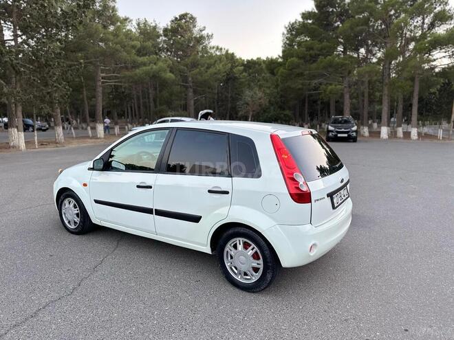 Ford Fiesta 2006, 151,000 km - 1.6 л - Sumqayıt
