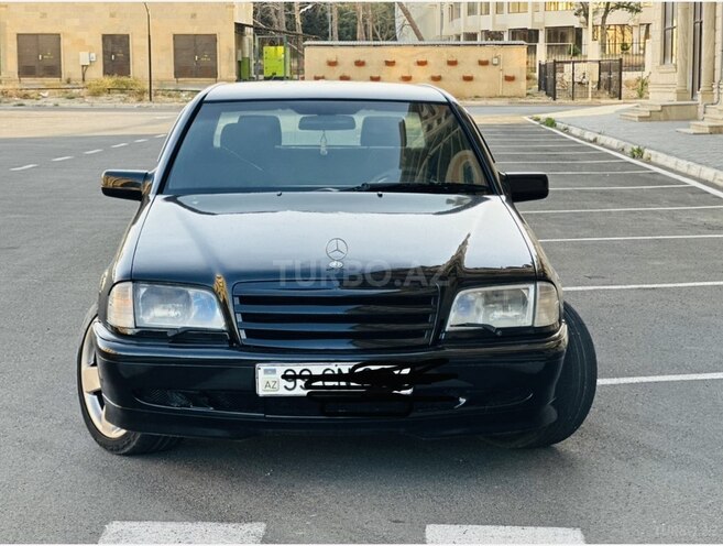 Mercedes C 220 1999, 413,000 km - 2.2 l - Sumqayıt