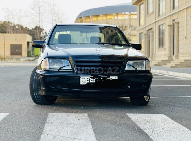 Mercedes C 220 1999, 413,000 km - 2.2 l - Sumqayıt
