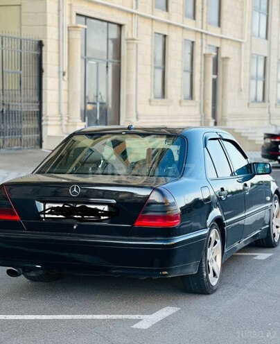 Mercedes C 220 1999, 413,000 km - 2.2 l - Sumqayıt