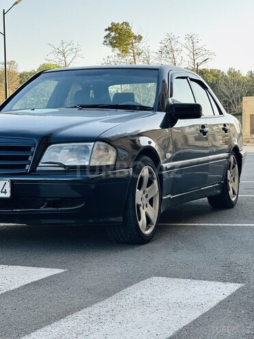 Mercedes C 220 1999, 413,000 km - 2.2 l - Sumqayıt