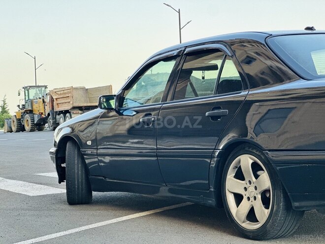 Mercedes C 220 1999, 413,000 km - 2.2 l - Sumqayıt