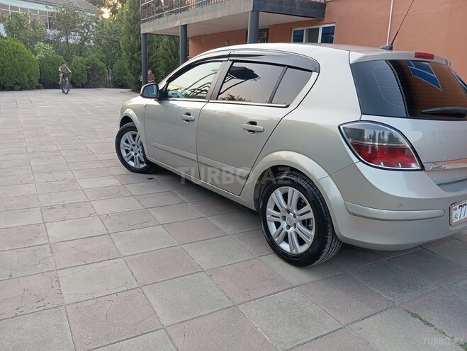 Opel Astra 2009, 300,000 km - 1.3 l - Masallı