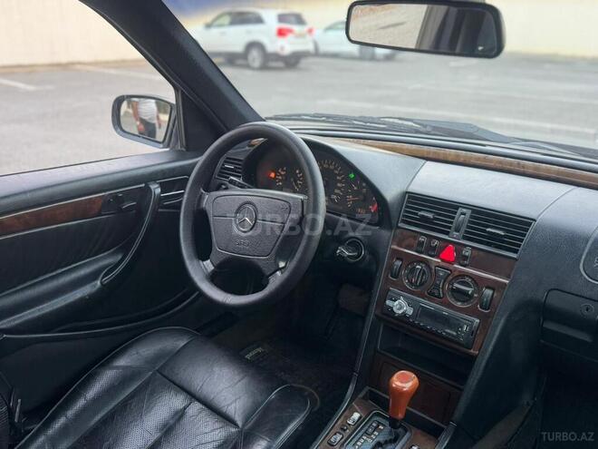 Mercedes C 250 1998, 323,000 km - 2.5 l - Sumqayıt