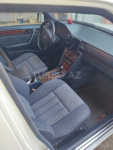 Mercedes E 200 1993, 530,772 km - 2.0 l - Ağsu