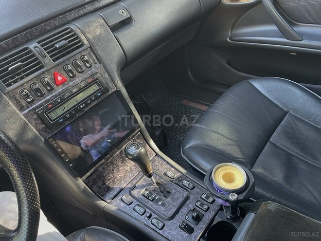 Mercedes E 320 2001, 328,000 km - 3.2 l - Bakı
