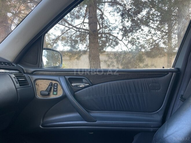Mercedes E 320 2001, 328,000 km - 3.2 l - Bakı