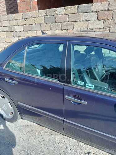 Mercedes E 220 1998, 425,231 km - 2.2 l - Bakı