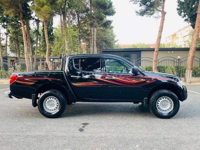 Mitsubishi L200 2009, 270,000 km - 2.5 l - Sumqayıt