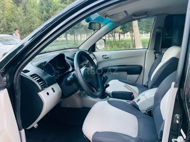 Mitsubishi L200 2009, 270,000 km - 2.5 l - Sumqayıt
