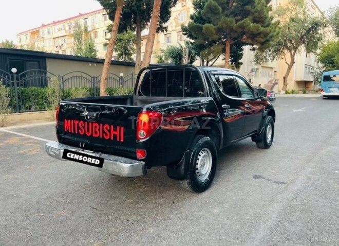 Mitsubishi L200 2009, 270,000 km - 2.5 l - Sumqayıt