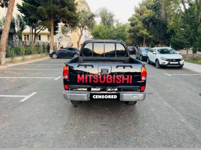 Mitsubishi L200 2009, 270,000 km - 2.5 l - Sumqayıt