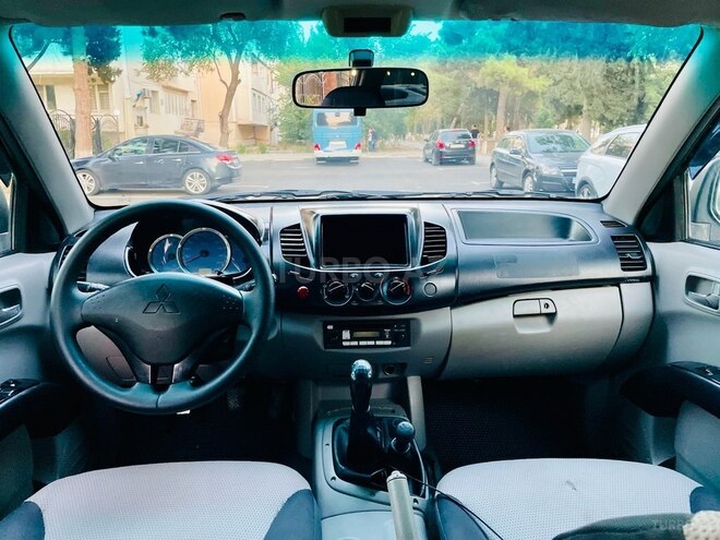 Mitsubishi L200 2009, 270,000 km - 2.5 l - Sumqayıt