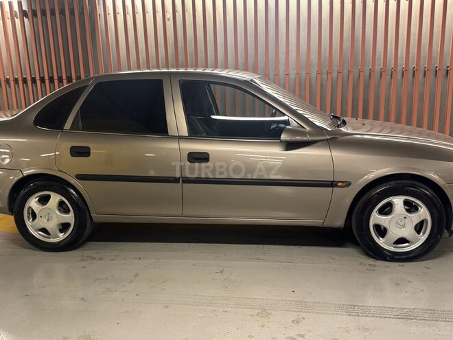 Opel Vectra 1998, 270,000 km - 1.6 l - Gəncə