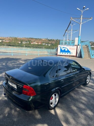 Opel Vectra 1999, 325,544 km - 1.6 l - Quba