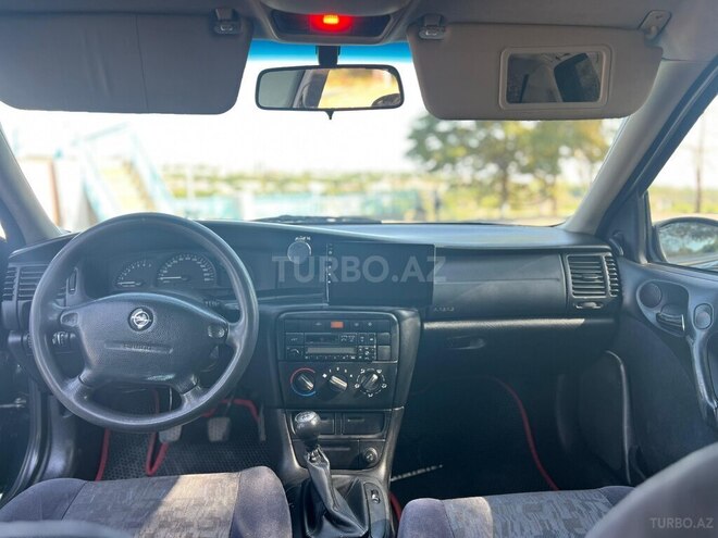 Opel Vectra 1999, 325,544 km - 1.6 l - Quba