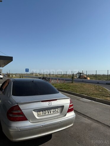 Mercedes E 240 2002, 277,000 km - 2.6 l - Bakı