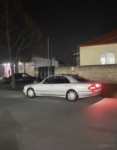 Mercedes E 240 2000, 250,000 km - 2.6 l - Zaqatala