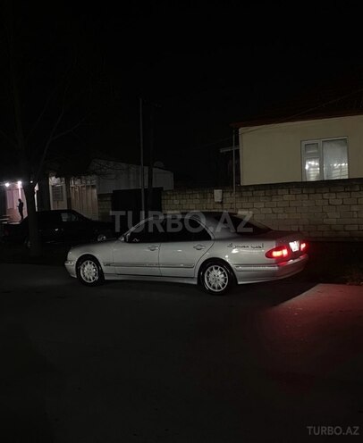 Mercedes E 240 2000, 250,000 km - 2.6 l - Zaqatala
