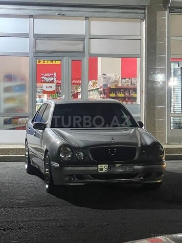Mercedes E 240 2000, 250,000 km - 2.6 l - Zaqatala