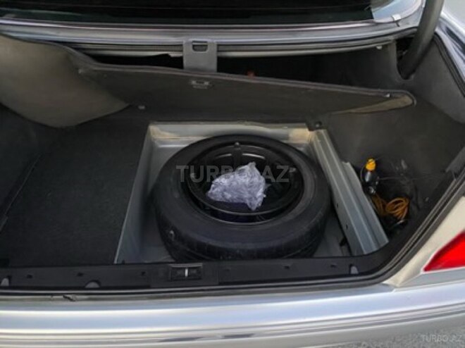Mercedes E 240 2000, 250,000 km - 2.6 l - Zaqatala