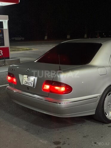 Mercedes E 240 2000, 250,000 km - 2.6 l - Zaqatala
