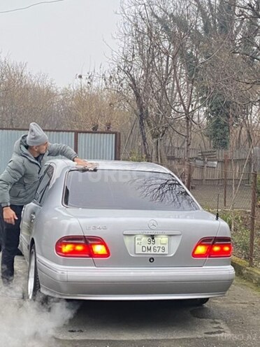 Mercedes E 240 2000, 250,000 km - 2.6 l - Zaqatala