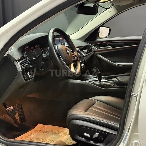 BMW 520 2018, 81,000 km - 2.0 l - Bakı