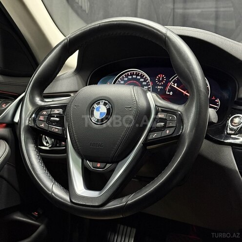 BMW 520 2018, 81,000 km - 2.0 l - Bakı