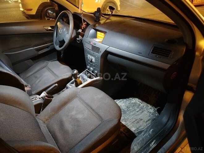 Opel Astra 2004, 172,000 km - 1.4 l - Bakı