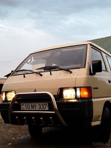 Mitsubishi L300 1997, 230,056 km - 2.0 l - Astara