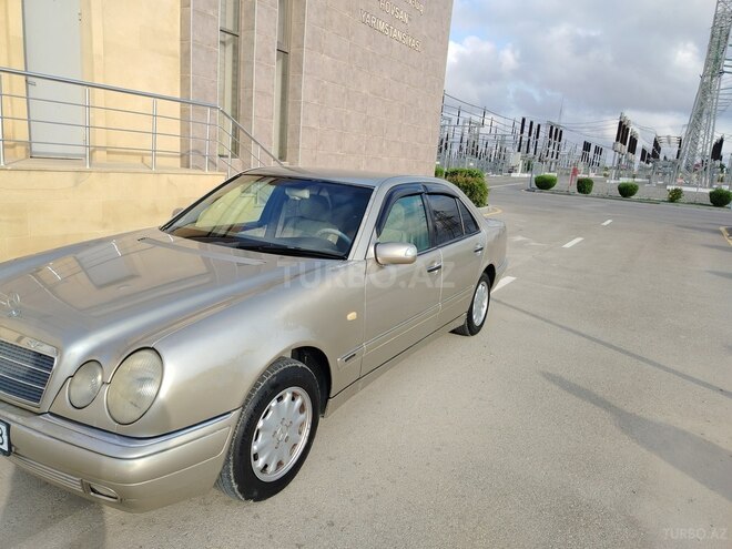 Mercedes E 230 1996, 522,000 km - 2.3 л - Bakı