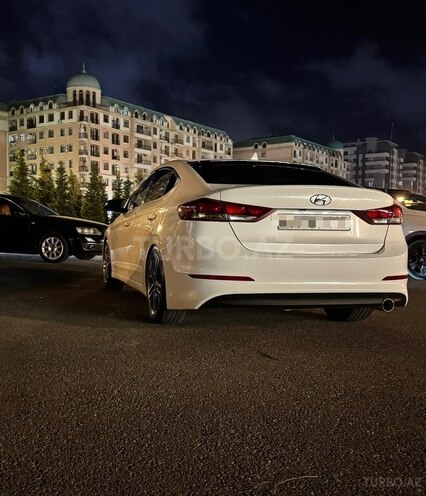 Hyundai Elantra 2016, 170,590 km - 2.0 l - Bakı