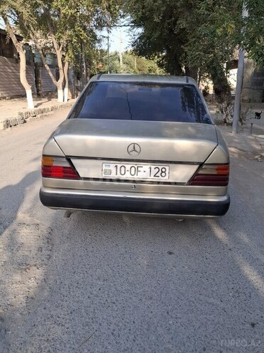Mercedes E 200 1993, 350,000 km - 2.0 l - Sumqayıt