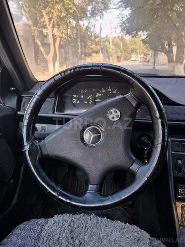 Mercedes E 200 1993, 350,000 km - 2.0 l - Sumqayıt