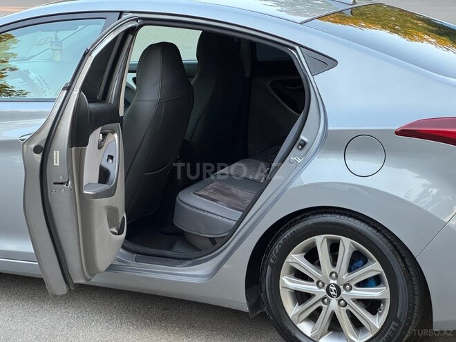 Hyundai Elantra 2015, 195,374 km - 1.8 л - Mingəçevir