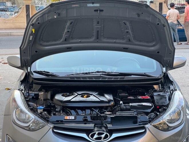 Hyundai Elantra 2015, 195,374 km - 1.8 л - Mingəçevir