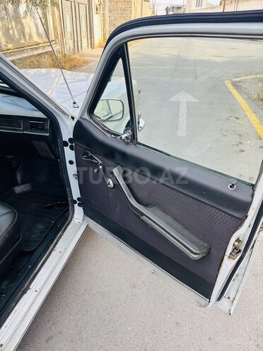 GAZ 24 1984, 139,000 km - 2.5 l - Bakı