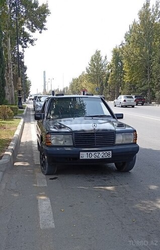 Mercedes 190 1992, 443,445 km - 2.0 l - Yevlax