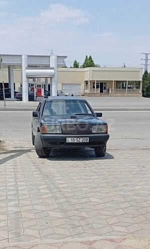 Mercedes 190 1992, 443,445 km - 2.0 l - Yevlax