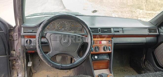 Mercedes E 250 1993, 700,000 km - 2.5 l - Bakı