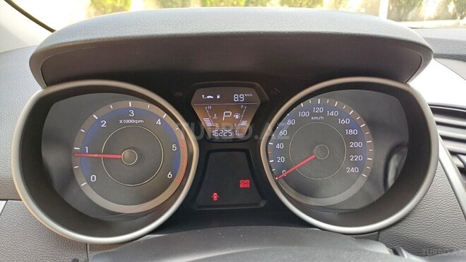 Hyundai Avante 2015, 162,000 km - 1.6 л - Masallı